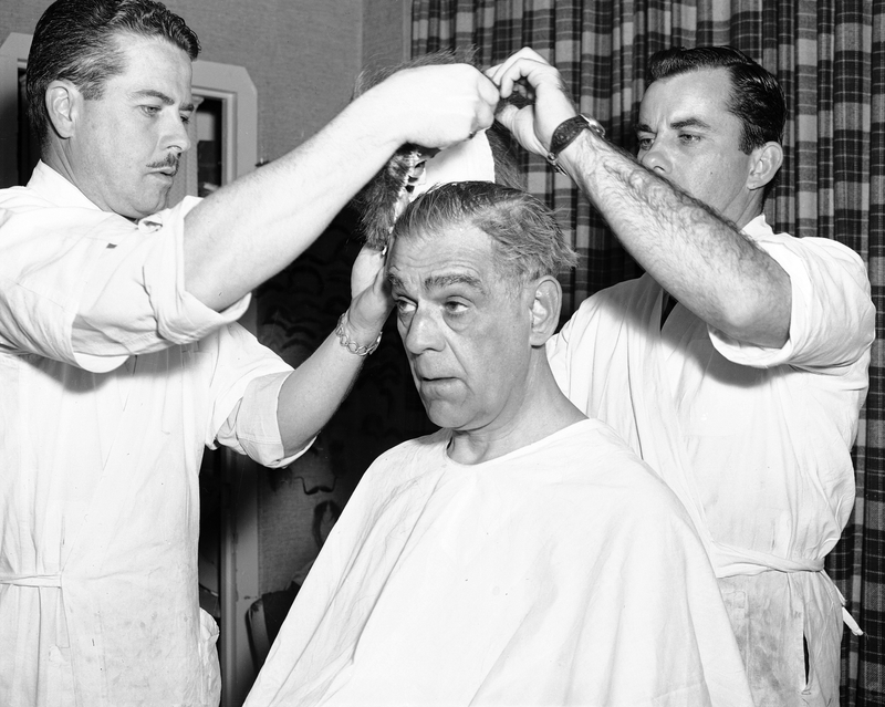 Illustration for article titled Boris Karloff Suits Up for Horror Duty in This Behind-the-Scenes Photo